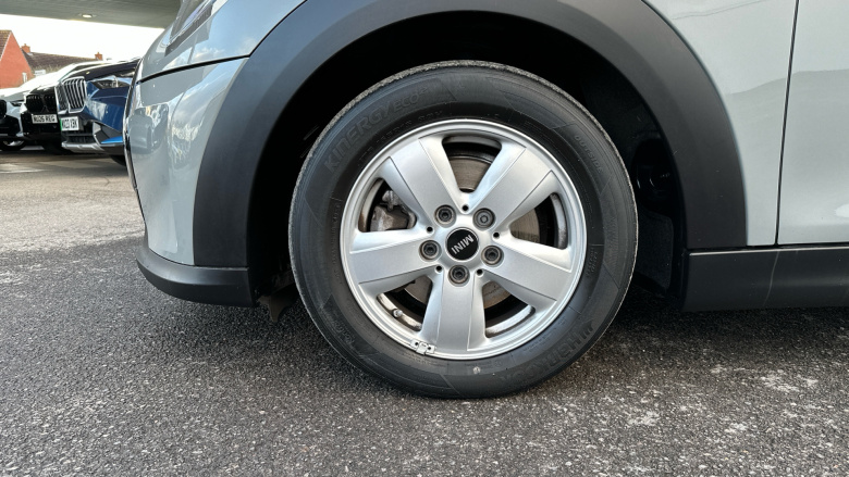 MINI Hatchback 1.5 Cooper Classic 5dr Petrol Hatchback